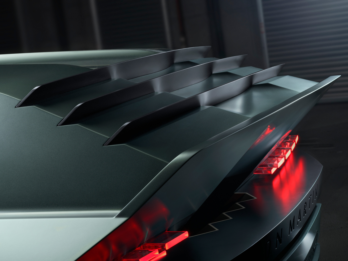 SMALL_AstonMartin Dreadnought_09